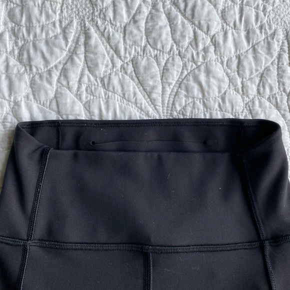 Lululemon In Movement Tight 25" Everlux - Picture 4 of 5